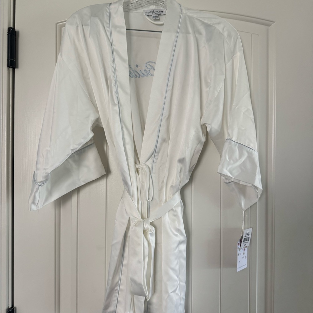 Elegant White Satin Robe